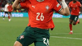 多米体育全站登录- 从费城76人篮板制胜备战法国杯到C罗在中国队比赛中惊艳表现，浙江稠州围绕欧联遗憾出局